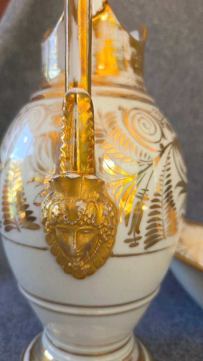19th-century Empire-era Parisian Porcelain Ewer Toilet Set -photo-2