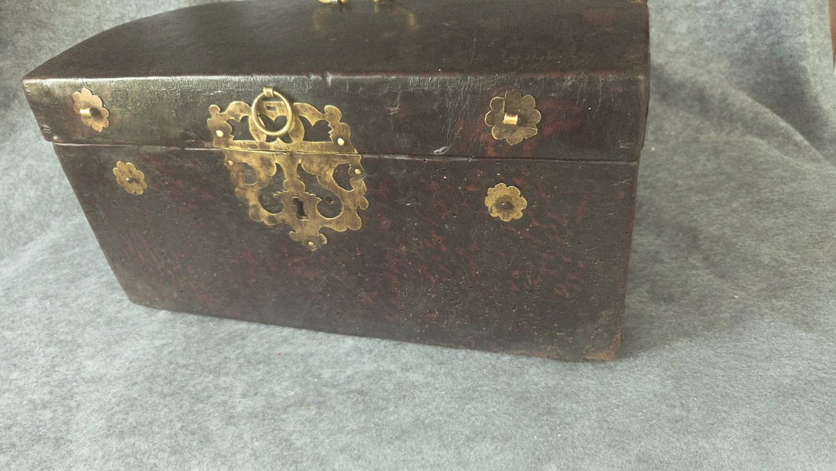 Small Louis XIV-era Travel Chest From The Late 17th Century-photo-8