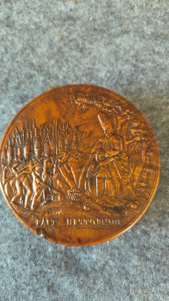 Ensemble  de  cinq boîtes  à pillules  Hommage à Napoléon  c.1830-photo-3