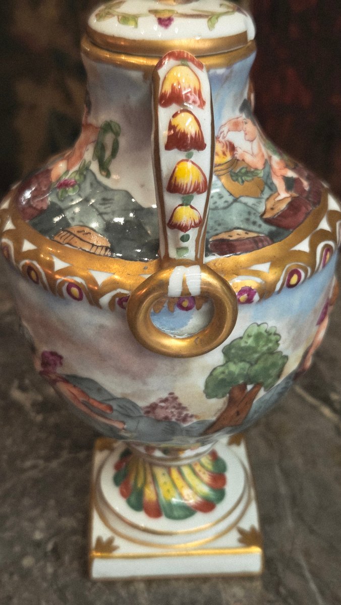 Paire de vases couverts Capodimonte  époque XIXe siècle -photo-5