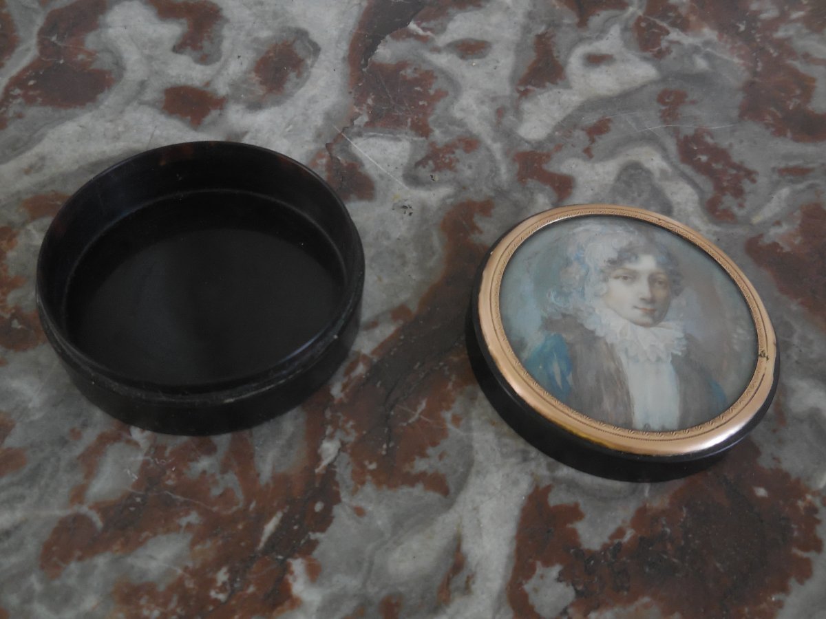 Tortoiseshell Box Adorned With A Miniature Of Young Elegant Era Early Nineteenth Century-photo-3