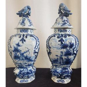Paire De Vases Couverts Delft époque  fin XVIII e40cm