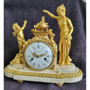 Pendule Venus et l'Amour  Bronze Doré Signee Meyer à Paris époque Louis XVI  XVIII E 