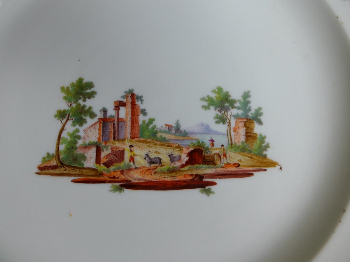 Niderviller 18ème Siècle, Plat En Porcelaine Décors De Paysages-photo-1
