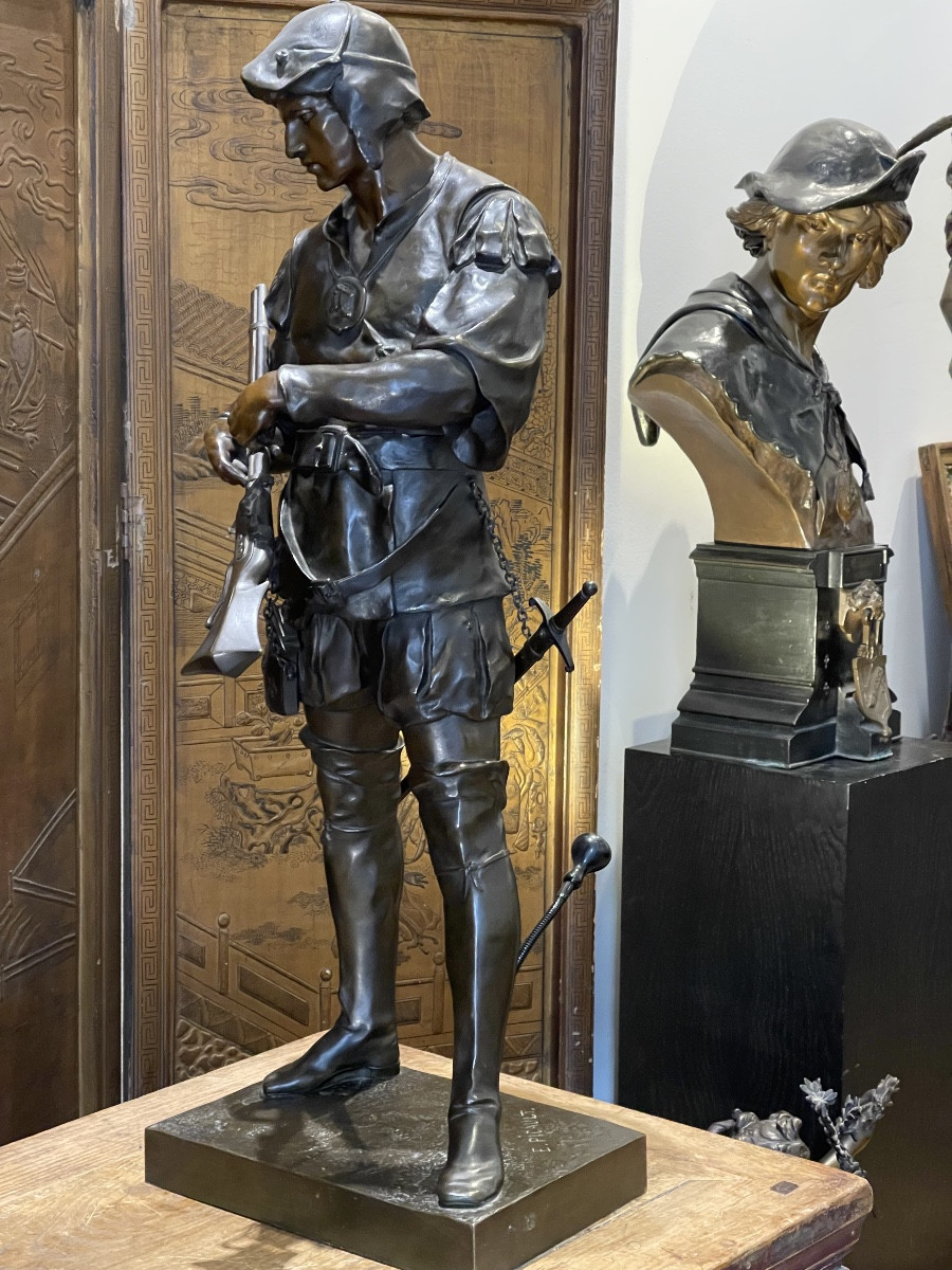 Grande sculpture en bronze " Soldat au mousquet " de Picault-photo-2