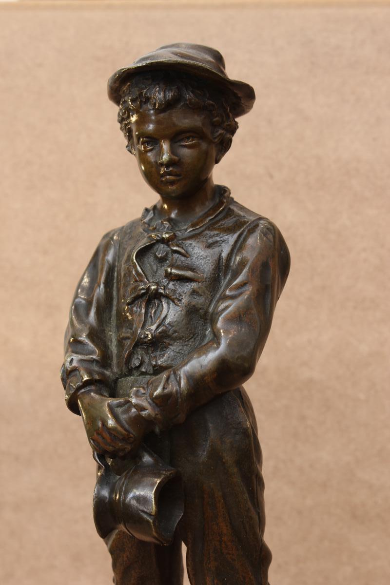 Petite sculpture en bronze "La cruche cassée"-photo-1