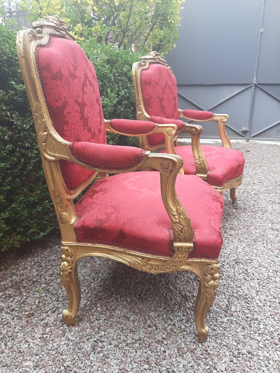 PAIRE DE FAUTEUILS D APPARAT EN BOIS DORE-photo-1