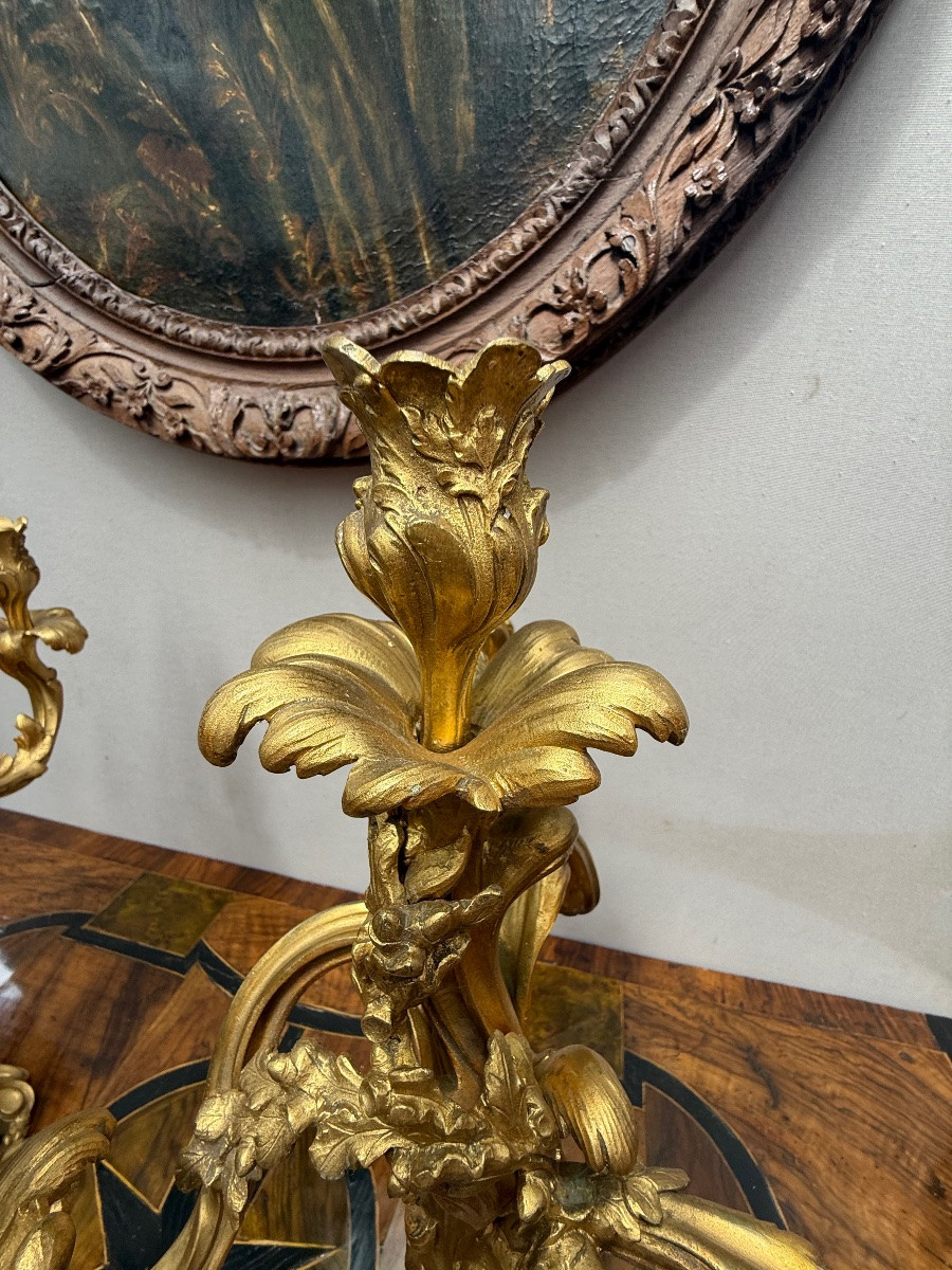PAIRE DE CANDELABRES EN BRONZE CISELE ET DORE  XIX e -photo-3
