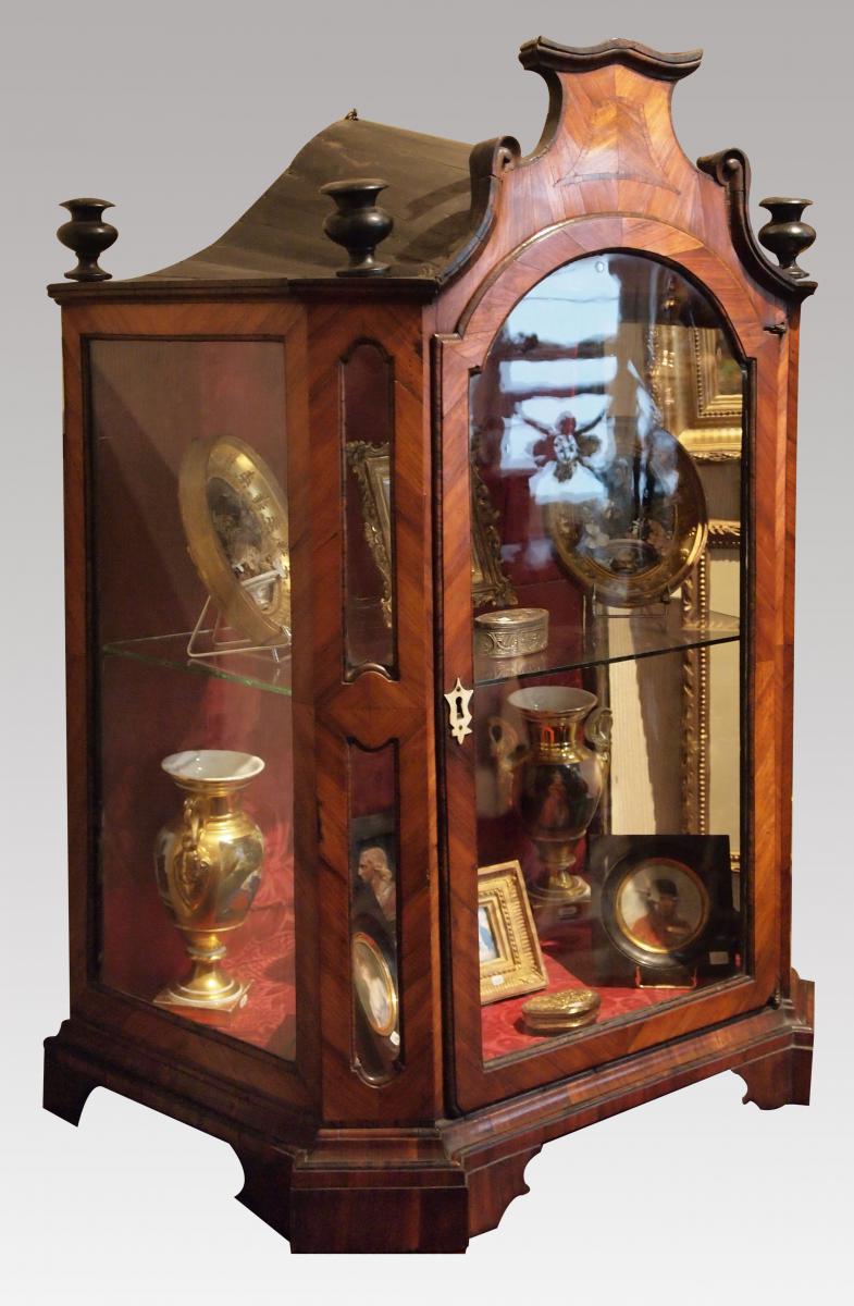 Showcase, Holland, Eighteenth Century