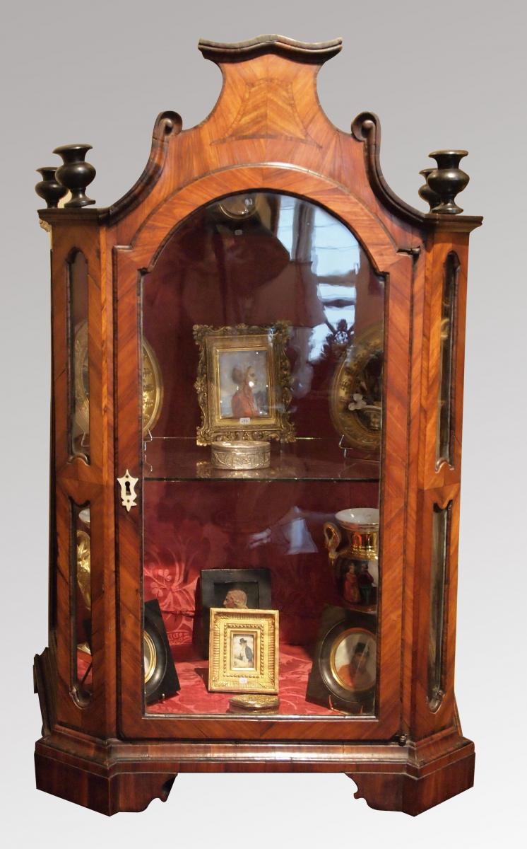 Showcase, Holland, Eighteenth Century-photo-2