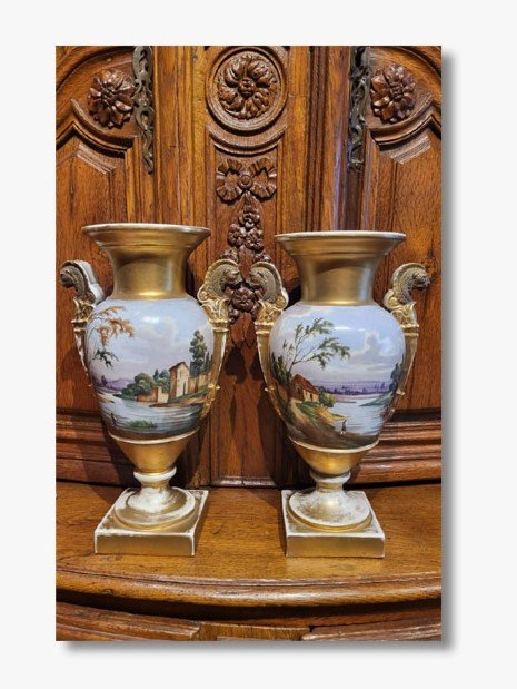 Paire De Vase En Porcelaine Peinte