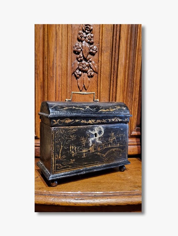 Un coffret en laque noir, fin 17ème