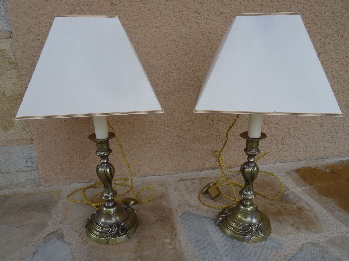 Paires De Bougeoirs Montés En Lampes