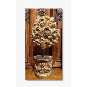 Bois sculpté à décor floral 18ème