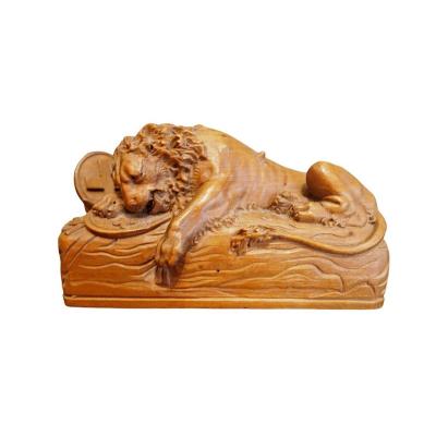 Petite Sculpture En Bois, Lion Avec Croix 