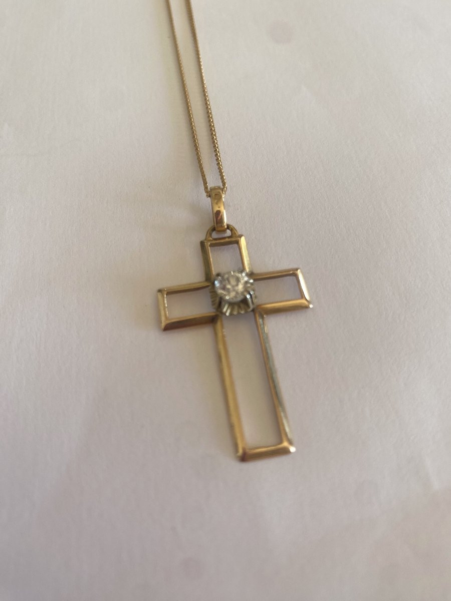Collier en Or 18 Carats avec Pendentif Croix Sertie d’un Diamant-photo-3