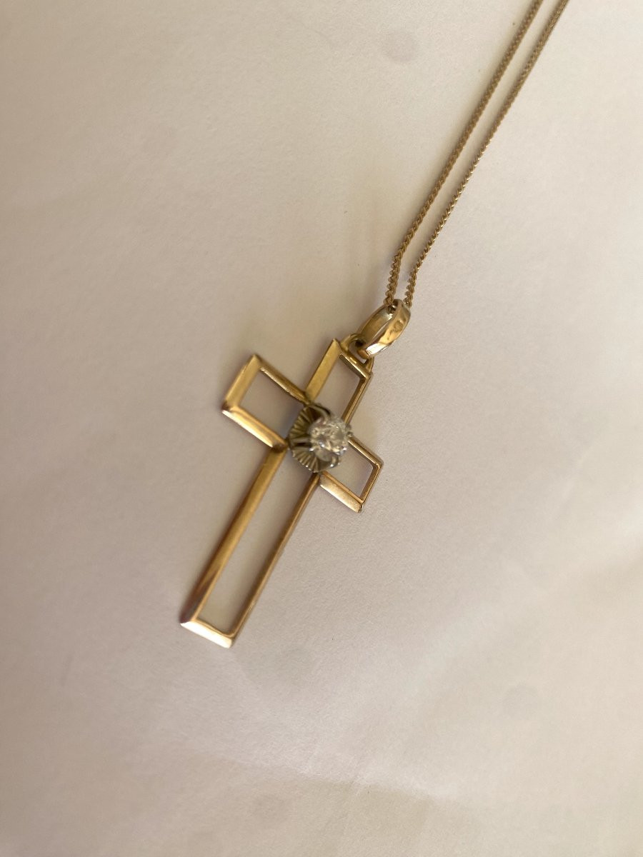 Collier en Or 18 Carats avec Pendentif Croix Sertie d’un Diamant-photo-1