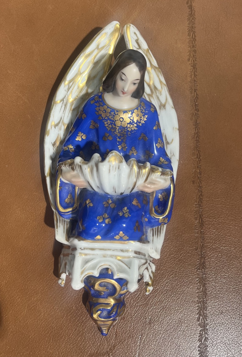 Benitier en porcelaine de Paris 