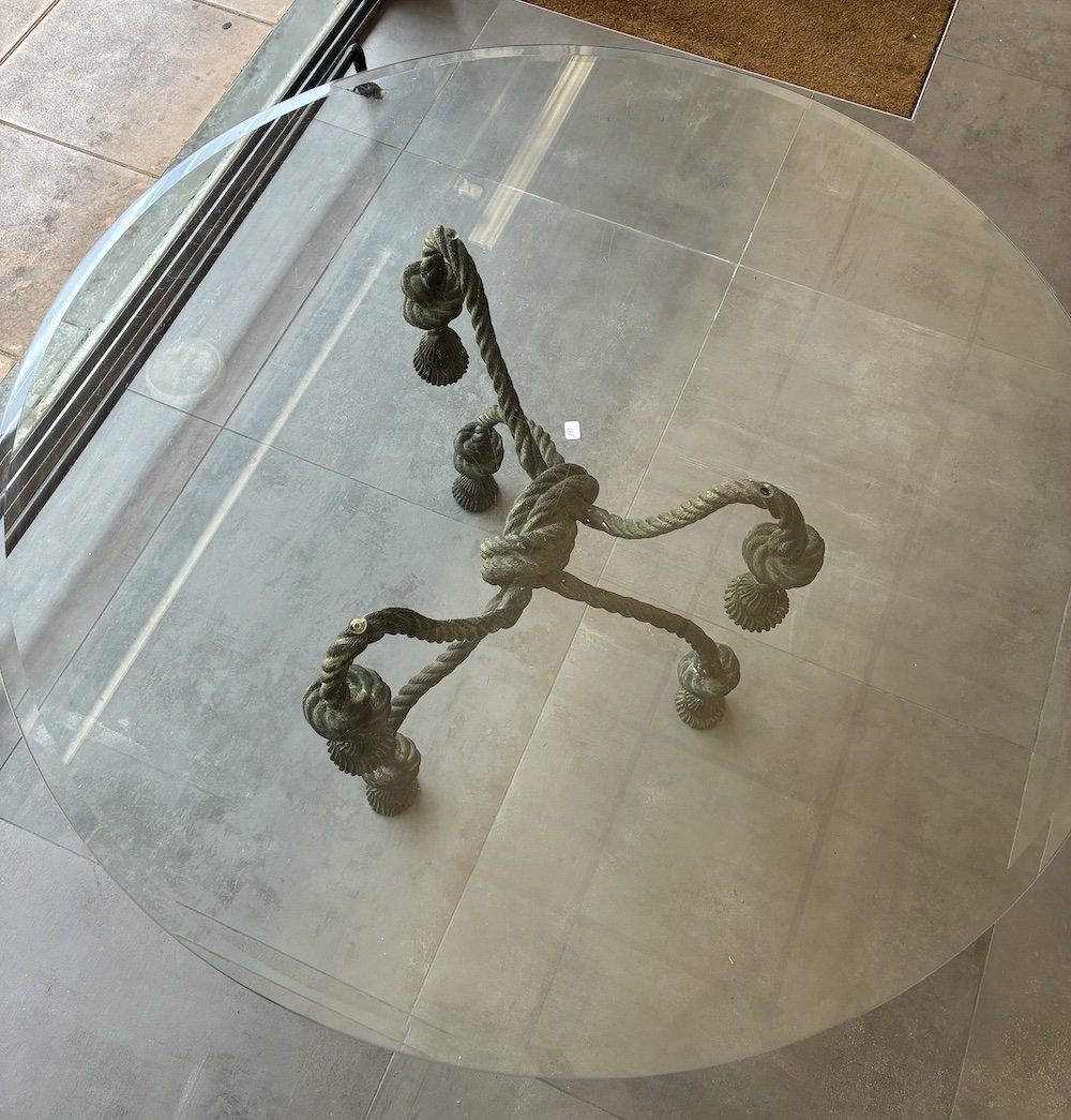 Table ronde piètement en bronze patiné vert et verre – XXème siècle-photo-2