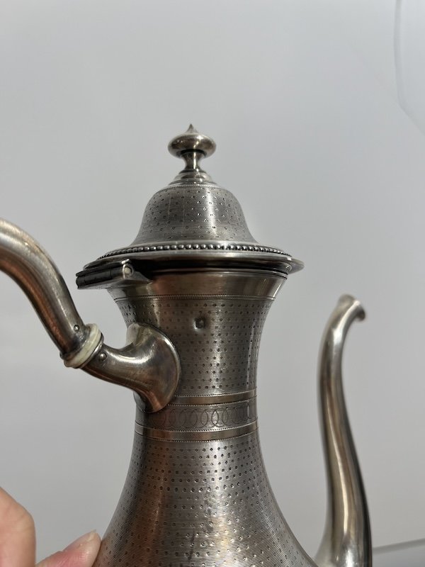 Belle cafetière ancienne en argent massif-photo-1