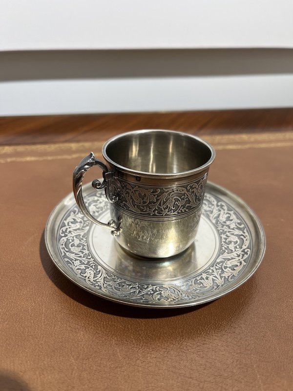 Tasse et sous-tasse en argent massif – superbe décor ciselé-photo-1