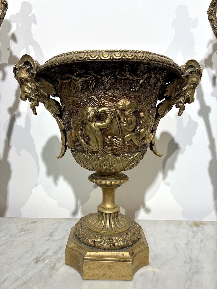 Garniture en bronze doré – Paire d’aiguières et vase -photo-4