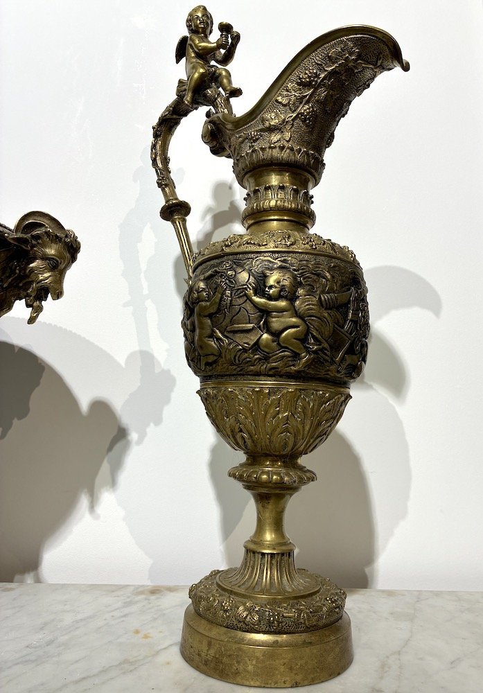 Garniture en bronze doré – Paire d’aiguières et vase -photo-5