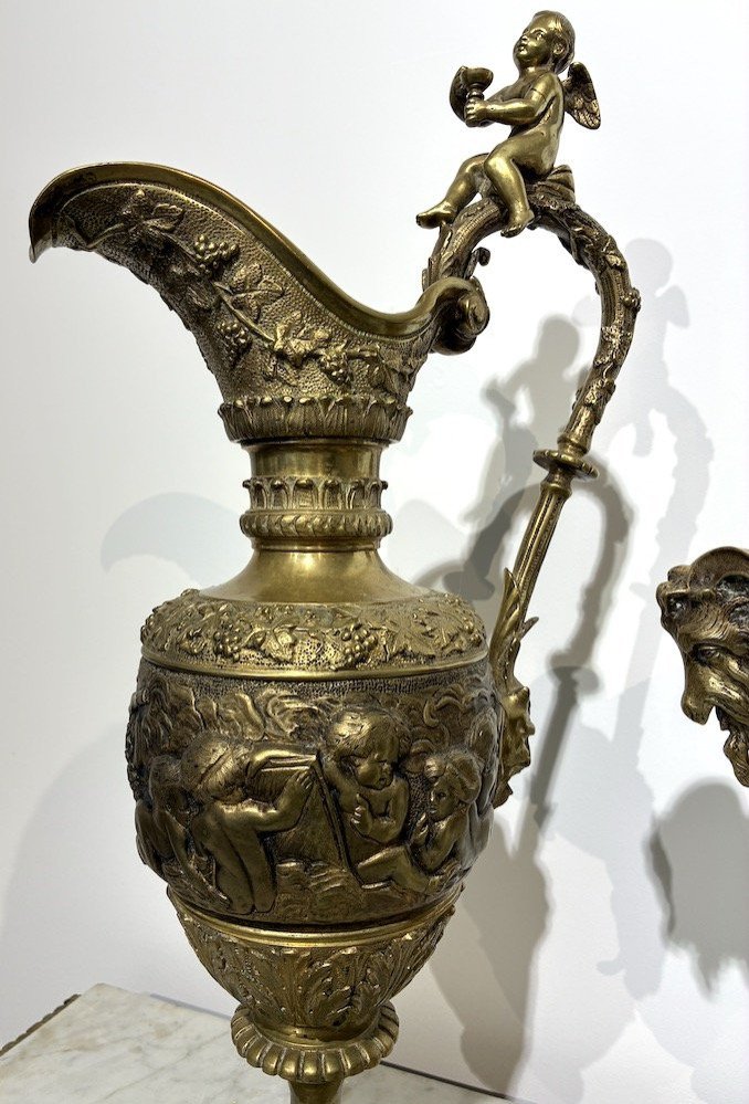 Garniture en bronze doré – Paire d’aiguières et vase -photo-6
