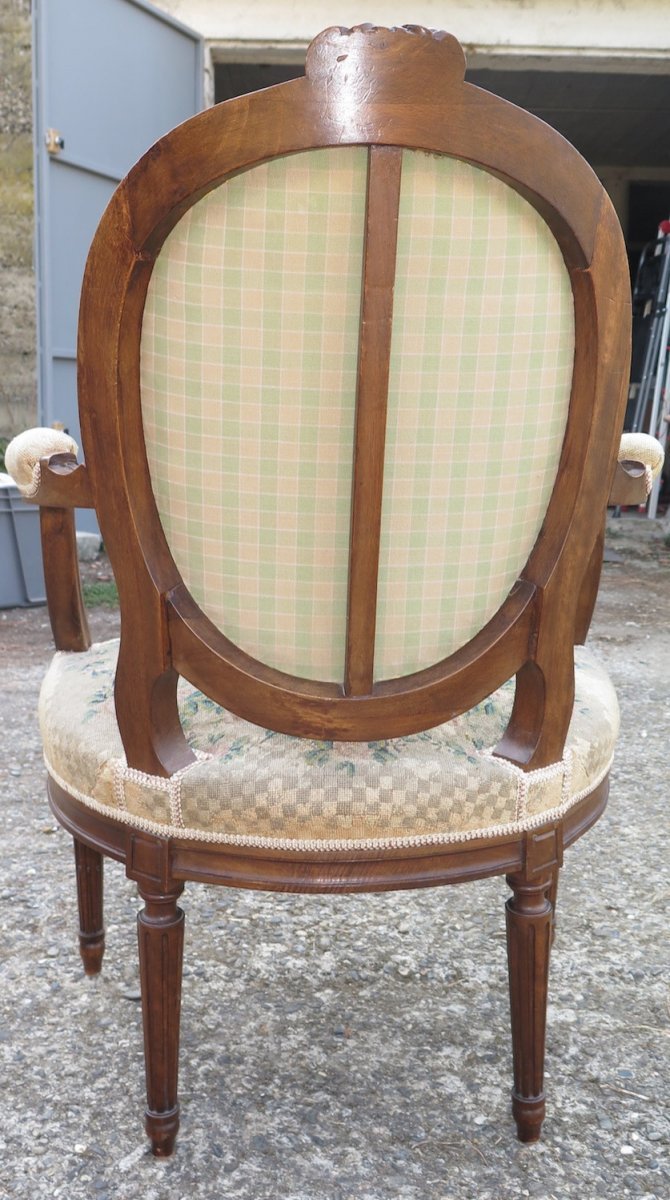 Paire De Fauteuils Louis XVI Médaillon -photo-3