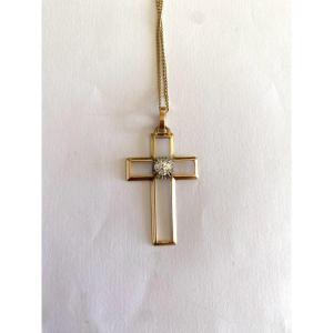 Collier en Or 18 Carats avec Pendentif Croix Sertie d’un Diamant