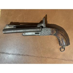 Pistolet deux canons avec sa baïonnette 