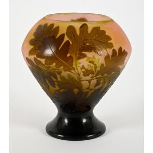 Vase GALLE - Feuilles de chêne vertes sur fond rose brun