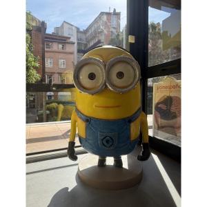Sculpture MINION taille humaine - Résine