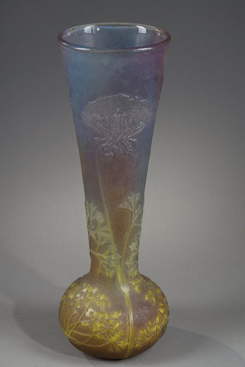 Vase With Hogweed And Insects - Daum-photo-2