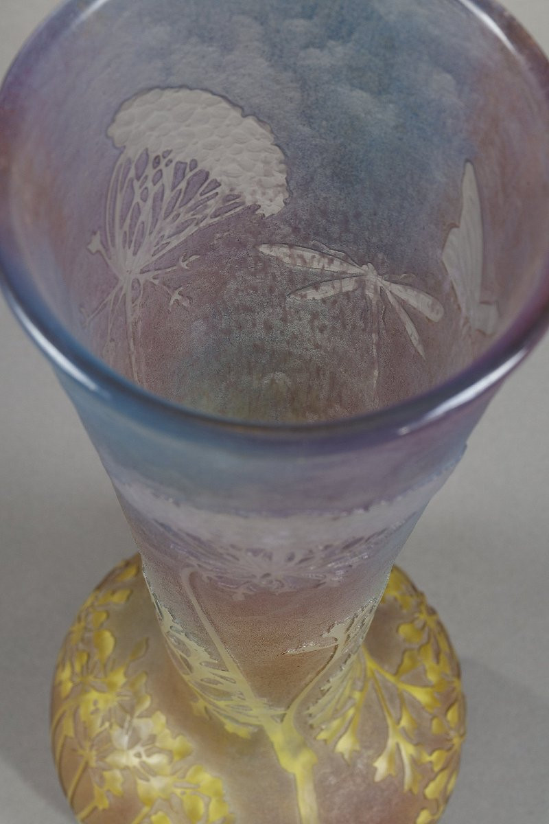 Vase With Hogweed And Insects - Daum-photo-1