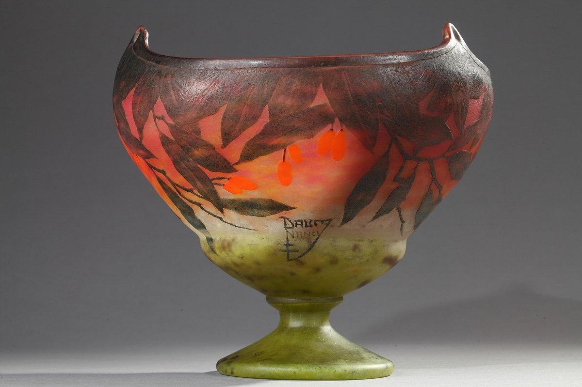 Dogwood Berries Bowl - Daum