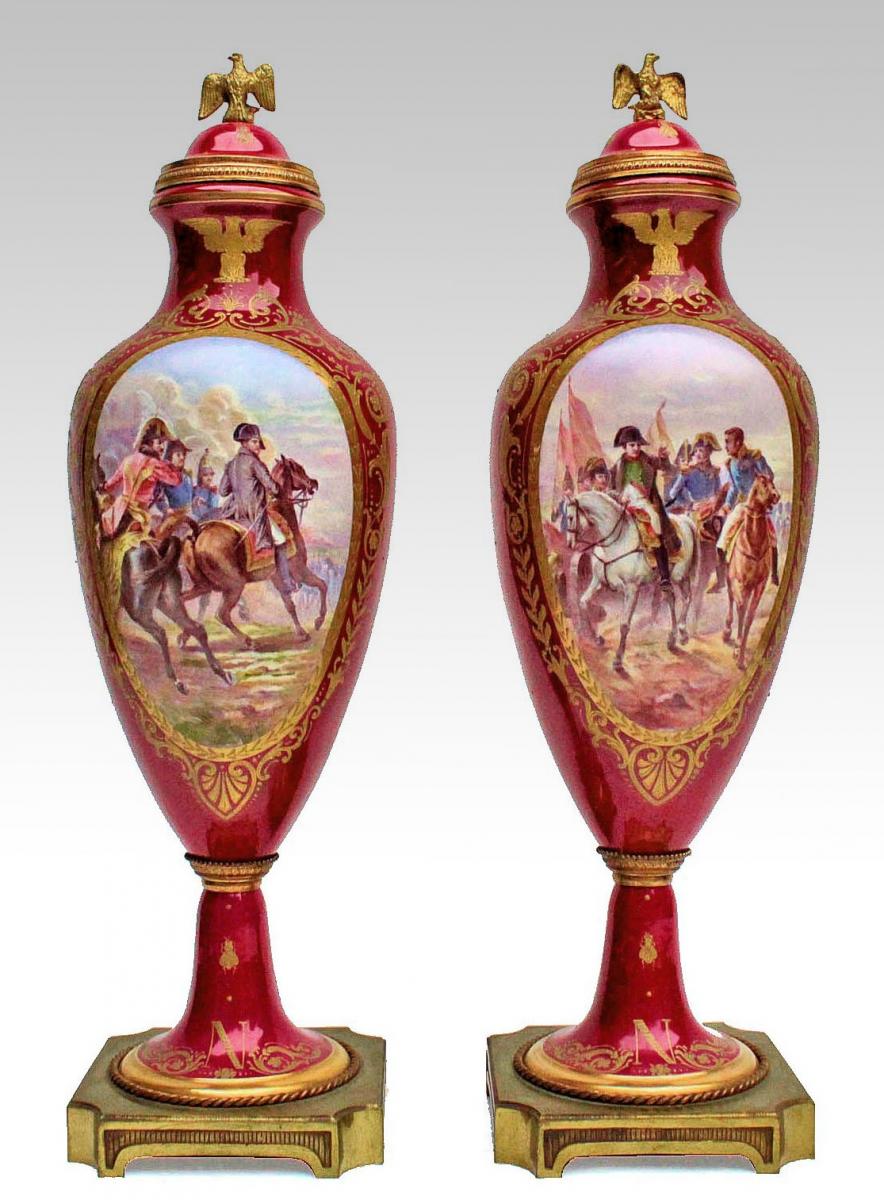 Paire De Grands Vases XIXe En Porcelaine Napoléon 1er
