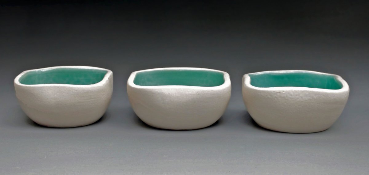 Sèvres-keramos Suite Of Three Quadrilobed Cups-photo-3