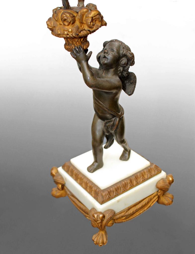 Paire De Chandeliers Louis XVI En Bronze à Décor d'Angelots-photo-2