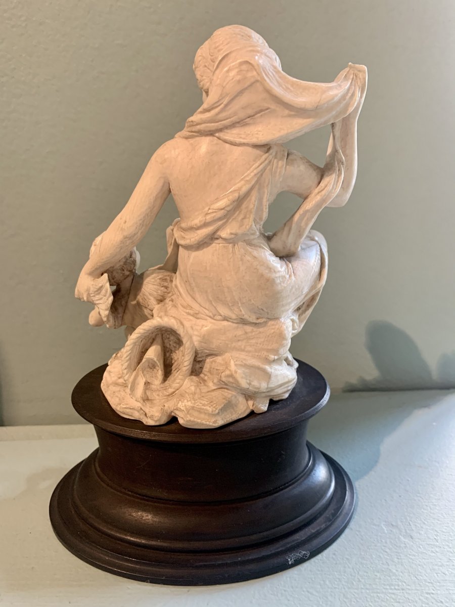 Ivory Sculpture Representing Venus And Amore-photo-2