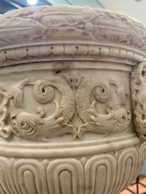 Large White Carrara Marble Vase Decorated With Neoclassical Motifs-photo-3
