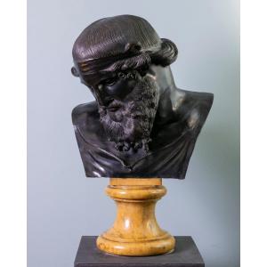 Sculpture En Bronze Représentant Dionysos