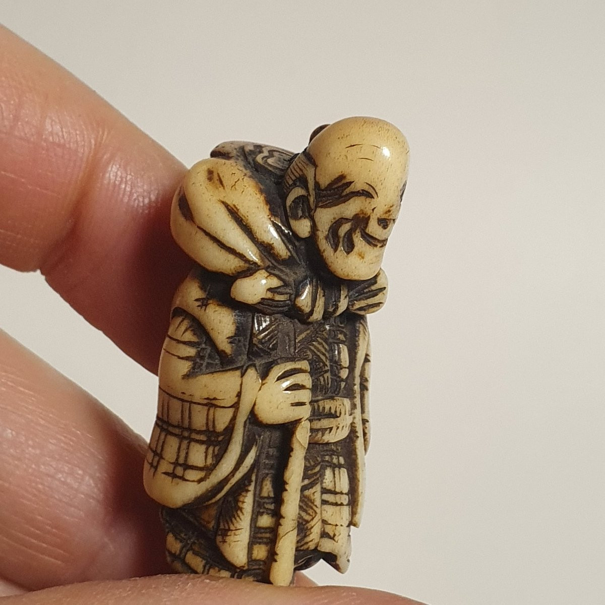 Deer Horn Netsuke -photo-2