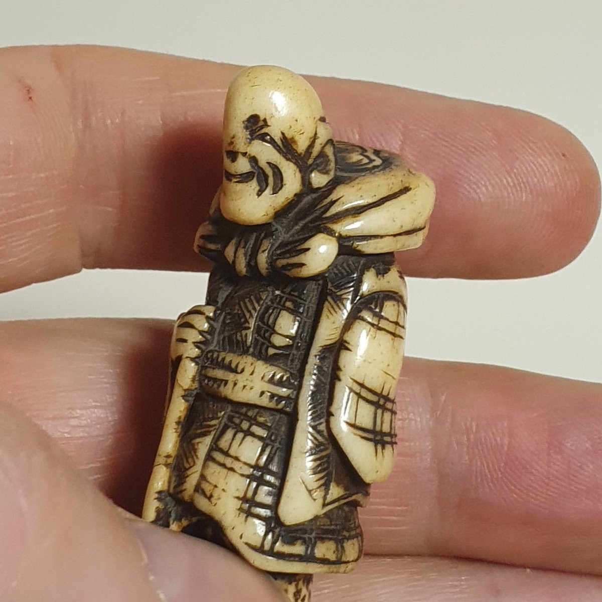 Deer Horn Netsuke -photo-1