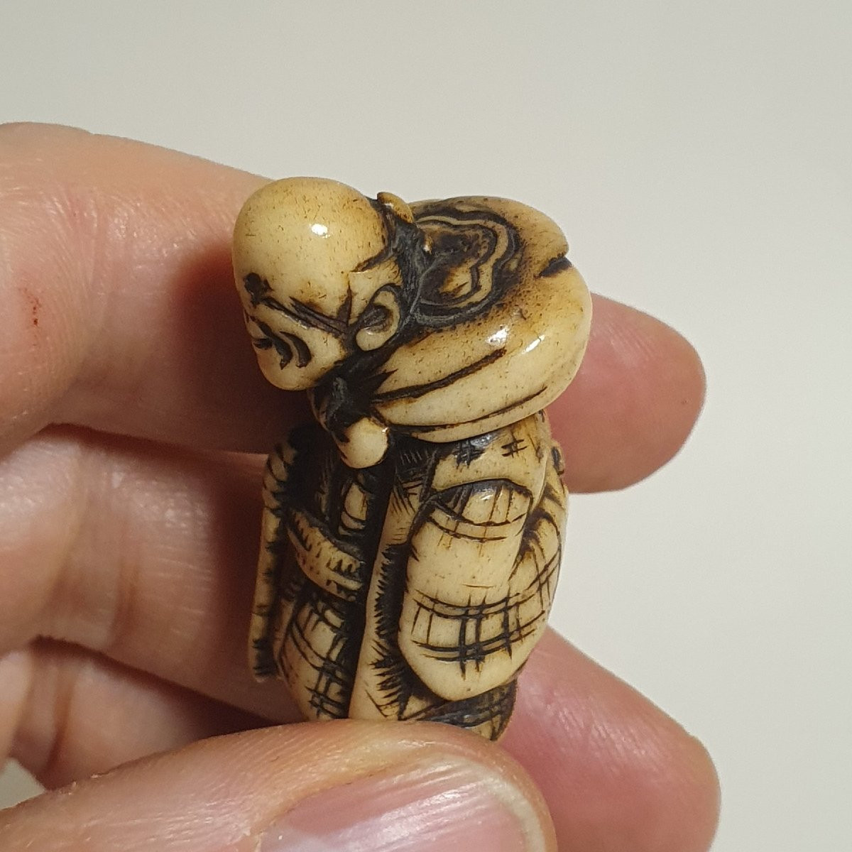 Deer Horn Netsuke -photo-4