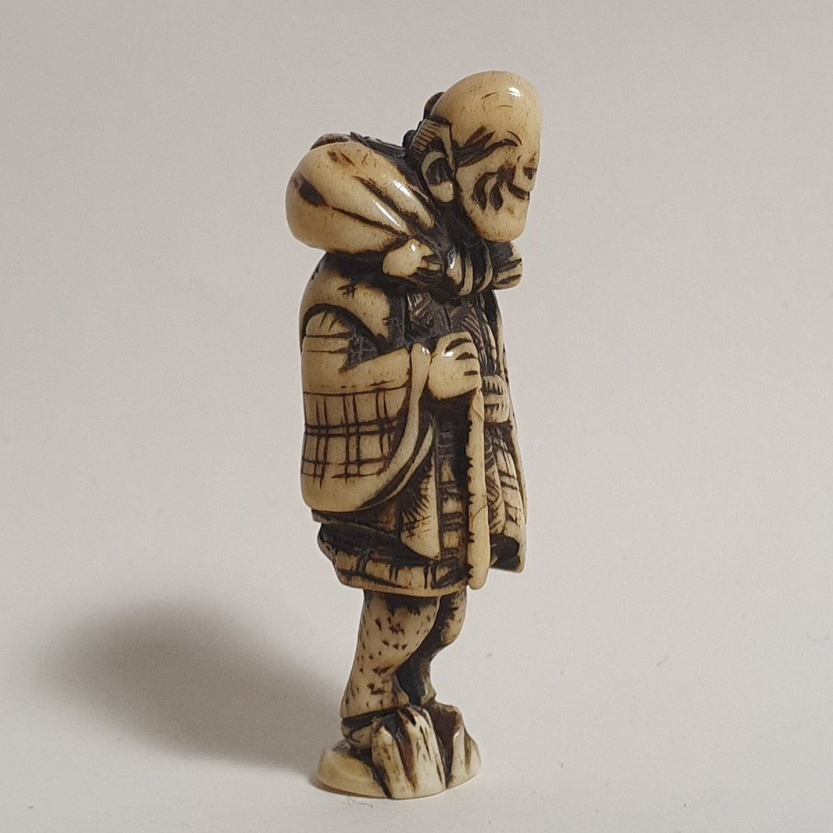 Deer Horn Netsuke -photo-6