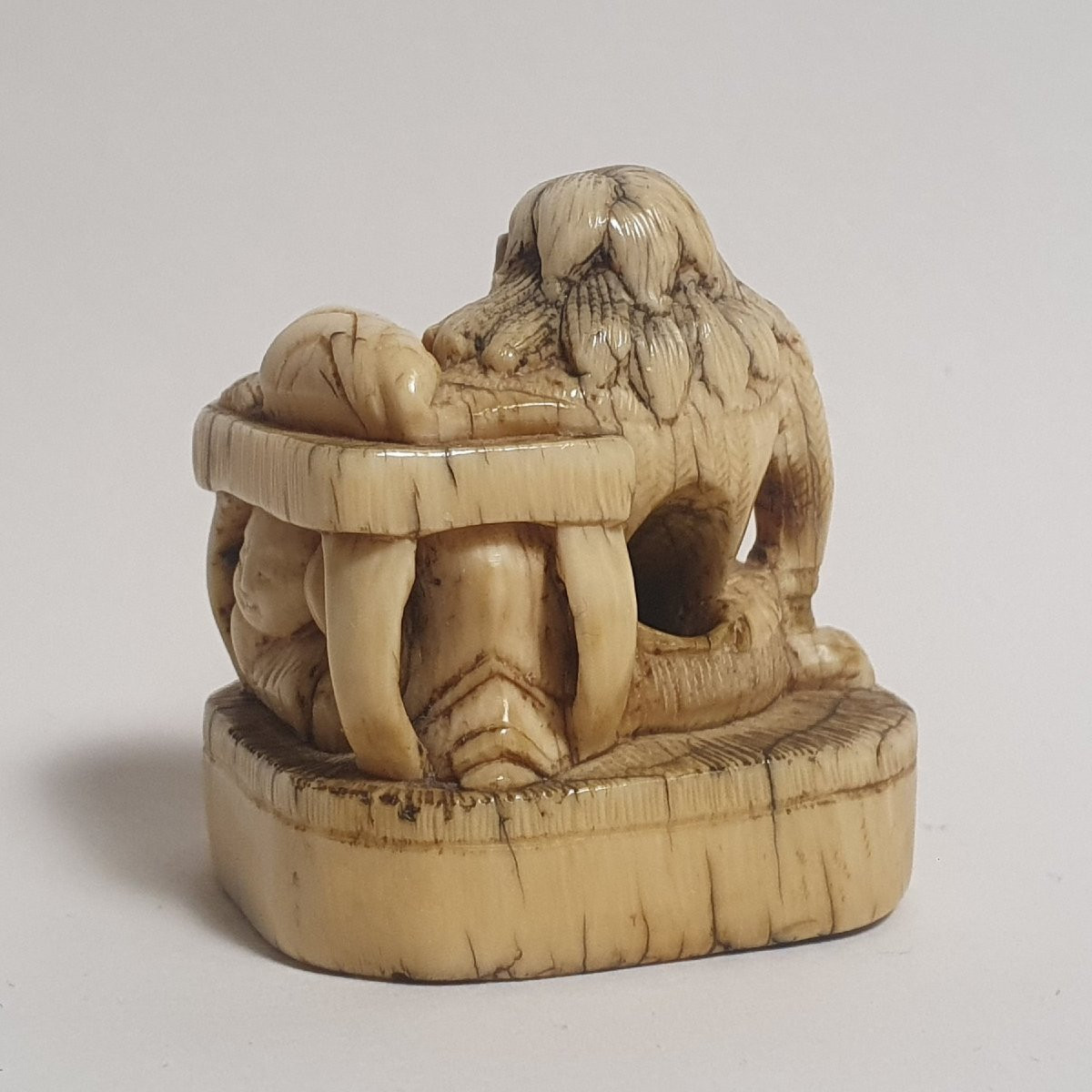 Netsuke  En Ivoire -photo-3