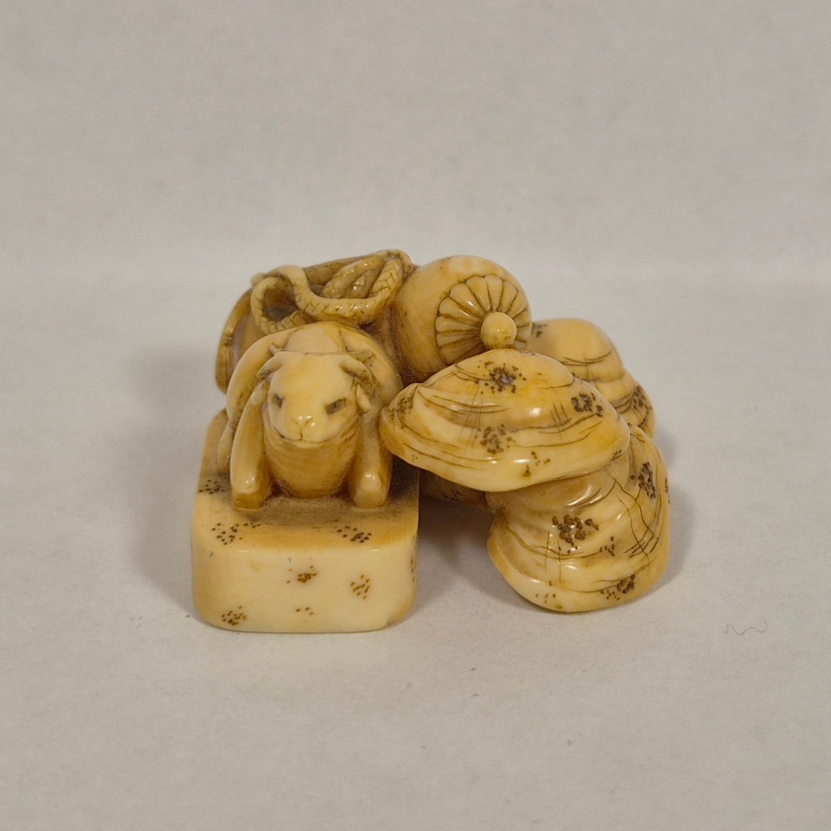 Netsuke  En Ivoire -photo-4