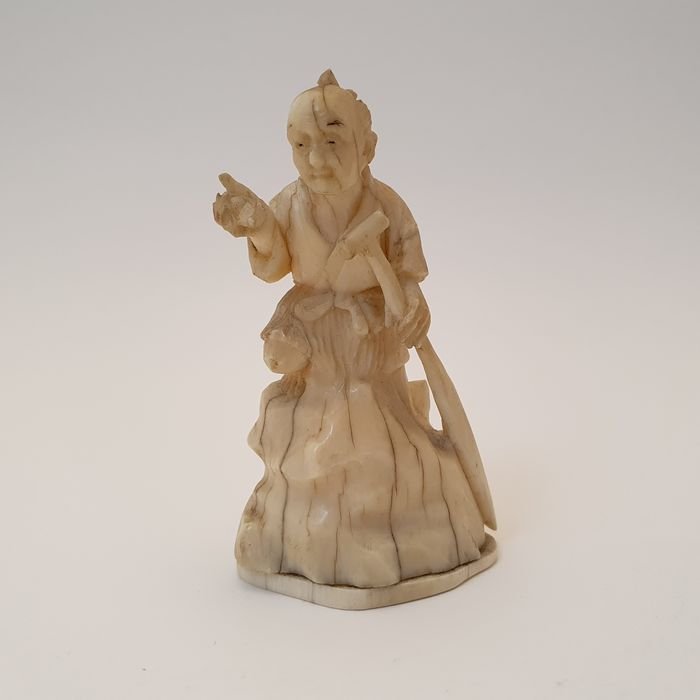 Okimono (1) - Marine Ivory - Japan - Meiji Period (1868-1912)