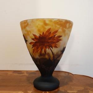Daum vase